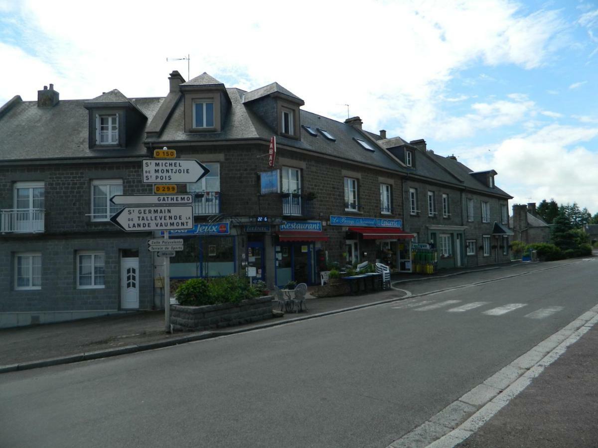 B&B La Seliniere Champ-du-Boult 外观 照片